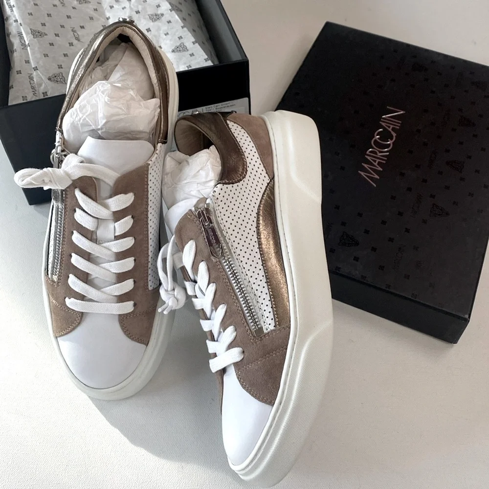 (LGSF) Marc Cain Article Sneaker Suede & Metallic Gold trim, Size 9, New in Box